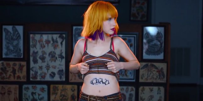 Untuk Duet Dengan New Found Glory, Hayley Williams 'Tambah' Tato