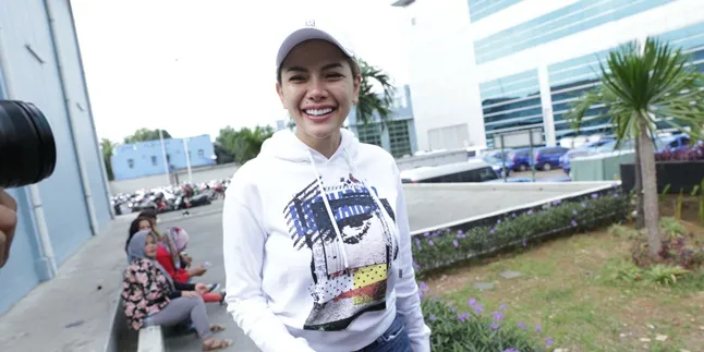 Update Foto di Instagram, Nikita Mirzani Belum Go Publik Dengan Pacar Update Foto di Instagram, Nikita Mirzani Belum Go Publik Dengan Pacar