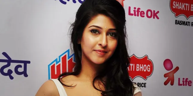 Ups! Niat Pose Manis, Sonarika Bhadoria Nyaris Alami Nipslip