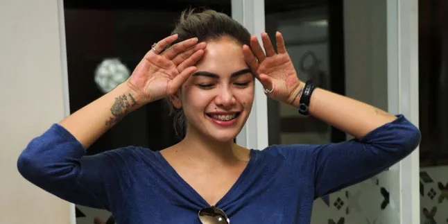 Ups, Nikita Mirzani Ketahuan Colong Foto Orang di Instagram