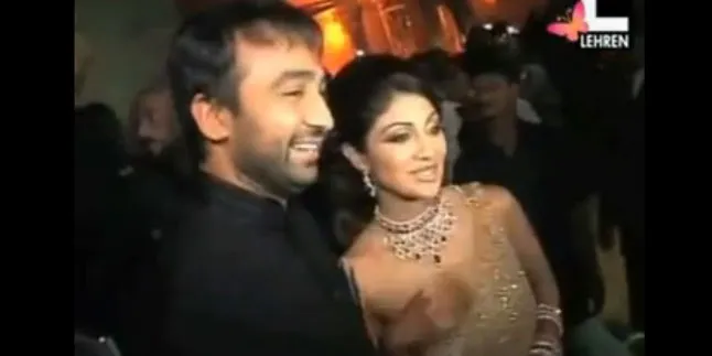 Ups, Para Selebritis Bollywood Ini Mengalami Wardrobe Malfunction