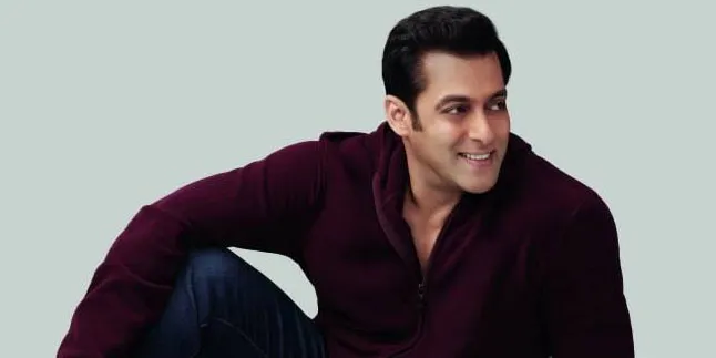 Unyu, Salman Khan Ajak Monyet Ini Bercengkerama Santai