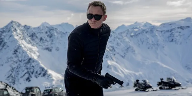 Ups, Ternyata Pemeran James Bond Ikutan di 'STAR WARS' Lho! Ups, Ternyata Pemeran James Bond Ikutan di 'STAR WARS' Lho!