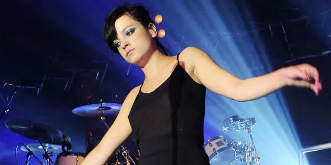 Usai 5 Tahun, Lily Allen Masih Tetap Nakal