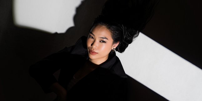 After Debut, Kalya Islamadina Releases New Single '23 (Too Deep, Too Much)'