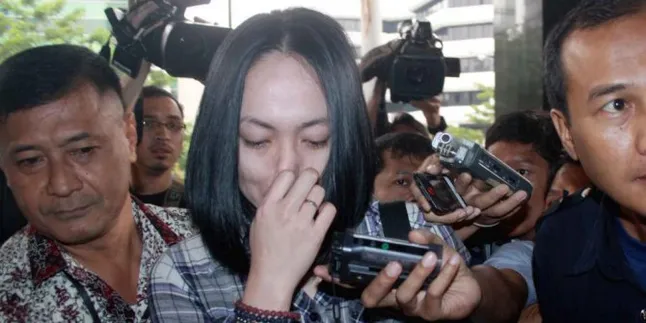 Usai Diperiksa, Angelina Sondakh Histeris dan Pingsan