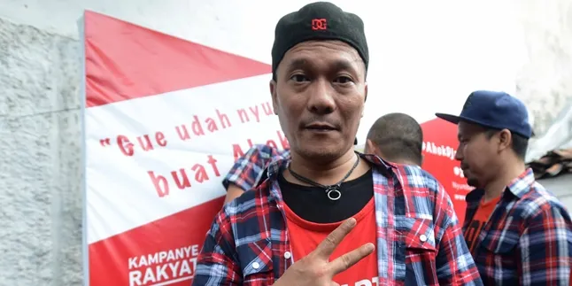 Usai Jalani Pemeriksaan, Iwa K Berikan Simbol 'Oke'