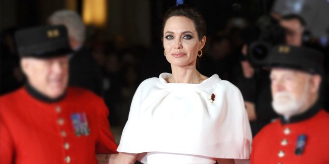 Usai Kehilangan Payudara, Kini Angelina Jolie Angkat Rahimnya