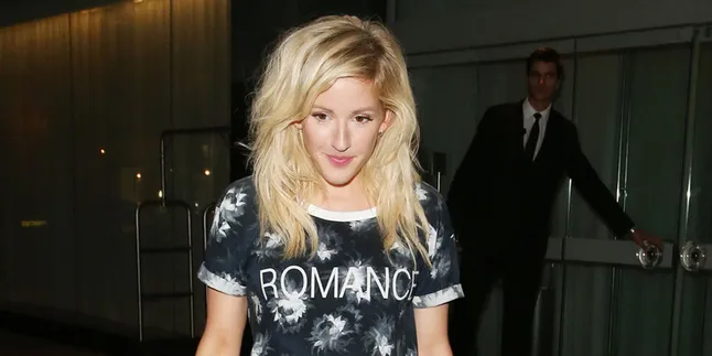 Usai 'Pembantaian', Ellie Goulding Sebar Foto Topless
