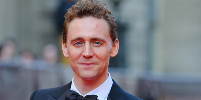 Usai Mesra-Mesraan, Tom Hiddleston Naik Jet Pribadi Taylor Swift Usai Mesra-Mesraan, Tom Hiddleston Naik Jet Pribadi Taylor Swift