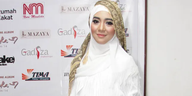 Usai Nikah, Nuri Maulida Tunggangi Lamborgini Usai Nikah, Nuri Maulida Tunggangi Lamborgini