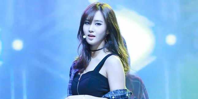 Usai Putus, Yuri SNSD Tebar Pesona & Pose Bareng Sepupu Cantik