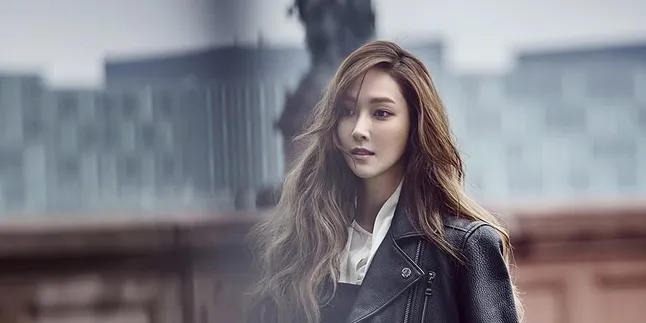 Usai Rambah Dunia Bisnis dan Akting, Jessica Jung Akan Terbitkan Buku?