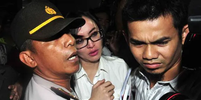 Usai Sidang Angelina Sondakh Menangis