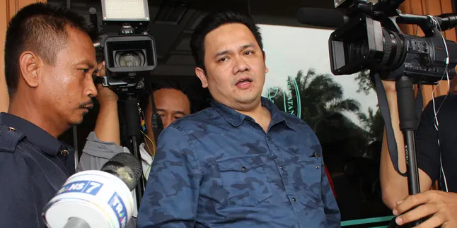 Usai Sidang, Farhat Abbas Sempat Curhat Lewat Lagu Usai Sidang, Farhat Abbas Sempat Curhat Lewat Lagu
