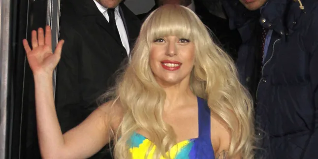 Usai Tampil di SNL, Lady Gaga Dihadang Fans