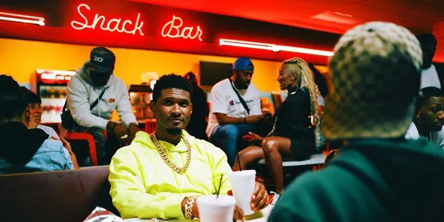 Usher Gugat Cerai Istri Setelah Sepuluh Tahun Bersama