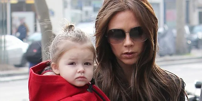 Usia 19 Bulan, Koleksi Sepatu Harper Beckham Capai Rp 23 Juta!