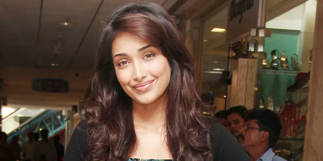 Usia 25 Tahun, Aktris Bollywood Ini Putuskan Bunuh Diri Usia 25 Tahun, Aktris Bollywood Ini Putuskan Bunuh Diri