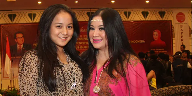 Usia Rawan, Annisa Bahar Selalu Dampingi Juwita Bahar Usia Rawan, Annisa Bahar Selalu Dampingi Juwita Bahar