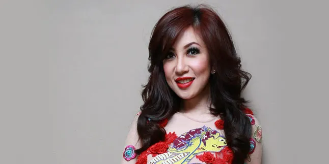 Usia Sudah 38 Tahun, Sonia Wibisono Ingin Muka Tetap Kinclong Usia Sudah 38 Tahun, Sonia Wibisono Ingin Muka Tetap Kinclong