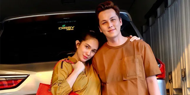 Ussy Sulistiawaty Ngaku Bodoh Banget Soal Urusan Imajinasi di Ranjang Ussy Sulistiawaty Ngaku Bodoh Banget Soal Urusan Imajinasi di Ranjang