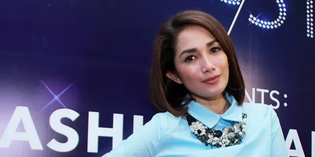 Ussy Sulistiawaty Sebisa Mungkin Jauhkan Anak-Anak Dari Sosmed Ussy Sulistiawaty Sebisa Mungkin Jauhkan Anak-Anak Dari Sosmed