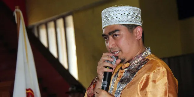 Ustaz Solmed Diminta Tak Pamer Keduniawian