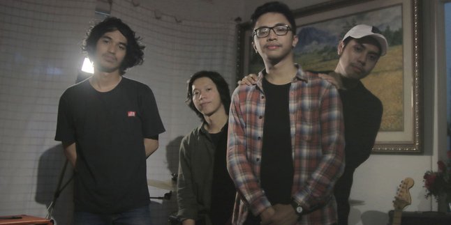 Usung Grunge Modern, Whitenoir Rilis Single Debut 'Sub-District'