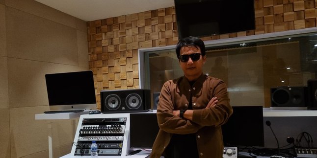 Usung Konsep Musik 90-an, Rudy Nugraha Hadirkan Debut Album 'CLBK' Setelah Keluar dari Band Caffeine