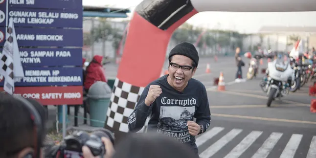 Usung Semangat Nasionalisme, Otovlogger Gofar Hilman Tampil Gagah Rayakan Kemerdekaan Usung Semangat Nasionalisme, Otovlogger Gofar Hilman Tampil Gagah Rayakan Kemerdekaan