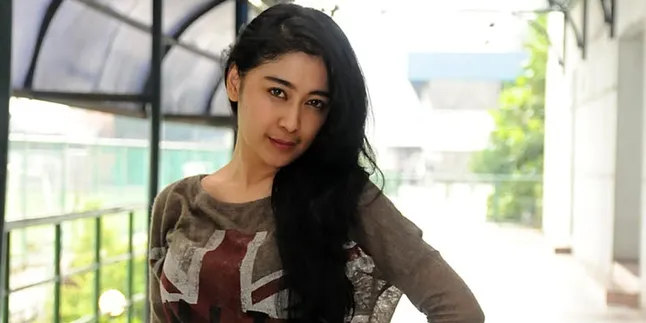 Uut Permatasari Akui Calon Suaminya Pemalu Uut Permatasari Akui Calon Suaminya Pemalu