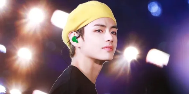 V BTS Buktikan Pesona Ganteng & Kece Meski Hanya Pakai Baju Sederhana