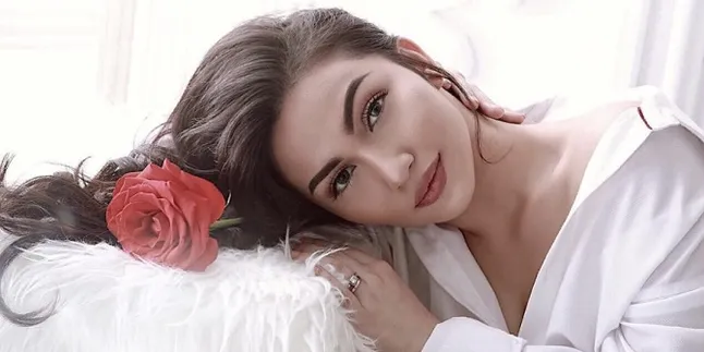 Vakum Syuting, Ariel Tatum Habiskan Waktu di Dapur