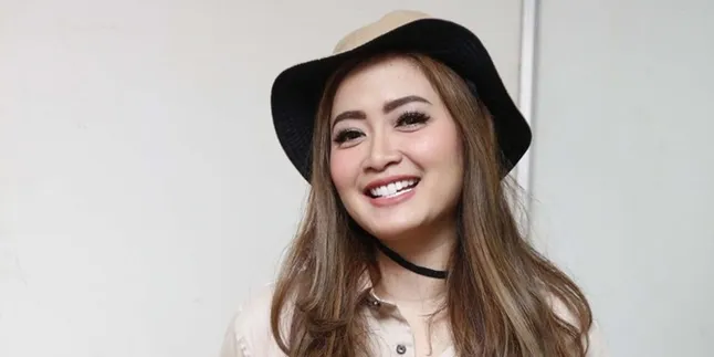 Vega Darwanti Dapat Pelajaran Berarti Dari Peserta 'Pesbukers Mencari Bakat' Vega Darwanti Dapat Pelajaran Berarti Dari Peserta 'Pesbukers Mencari Bakat'