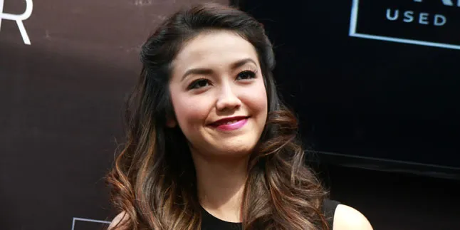 Velove Vexia, Tipikal Perempuan Yang Katakan 'Tidak' Pada Salon Velove Vexia, Tipikal Perempuan Yang Katakan 'Tidak' Pada Salon