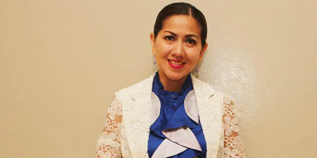 Venna Melinda: Dunia Politik Bukan Dunia Yang Menyeramkan Venna Melinda: Dunia Politik Bukan Dunia Yang Menyeramkan