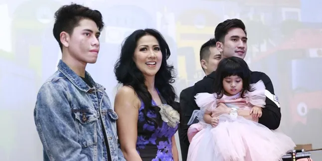 Venna Melinda Ingin Anak Perempuannya Ikut Kontes Kecantikan