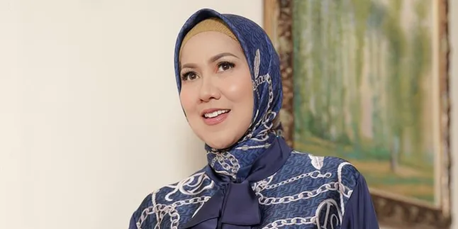Venna Melinda Siap Kembalikan Barang Milik Ferry Irawan, Termasuk Cincin yang Belum Lunas Venna Melinda Siap Kembalikan Barang Milik Ferry Irawan, Termasuk Cincin yang Belum Lunas