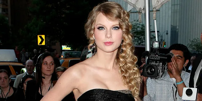 Venue RED Tour Taylor Swift Padat Sejak Sore