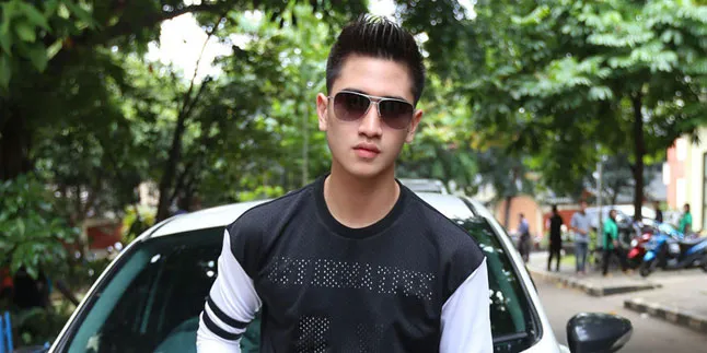 Verrel Bramasta Pakai Baju Koko, Netizen Katakan Subhanallah
