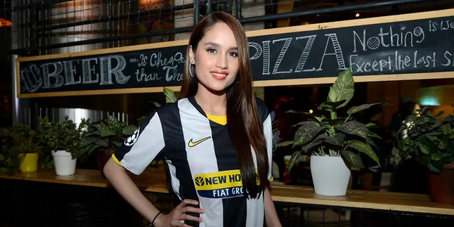 Verrell Bramasta Bikin Cinta Laura Ceria di Lokasi Syuting Verrell Bramasta Bikin Cinta Laura Ceria di Lokasi Syuting