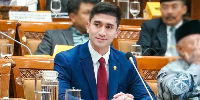 Verrell Bramasta Tegas Tolak Pelaku Kekerasan, Respons Demo PNS di Mendiktisaintek Verrell Bramasta Tegas Tolak Pelaku Kekerasan, Respons Demo PNS di Mendiktisaintek