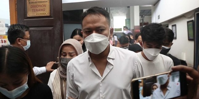 Vicky Prasetyo Sentenced to Four Months in Prison, Mother: My Child is Innocent