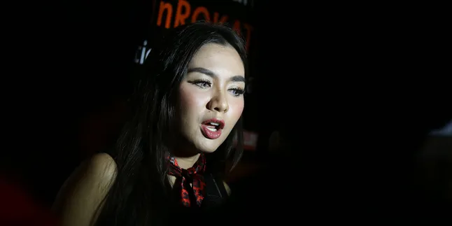 Vicky Shu Doyan Liburan ke Tempat Mistis Vicky Shu Doyan Liburan ke Tempat Mistis