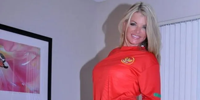 Vicky Vette Janji Beri 10 Ciuman Untuk 10 Gol Andik Vermansyah Vicky Vette Janji Beri 10 Ciuman Untuk 10 Gol Andik Vermansyah