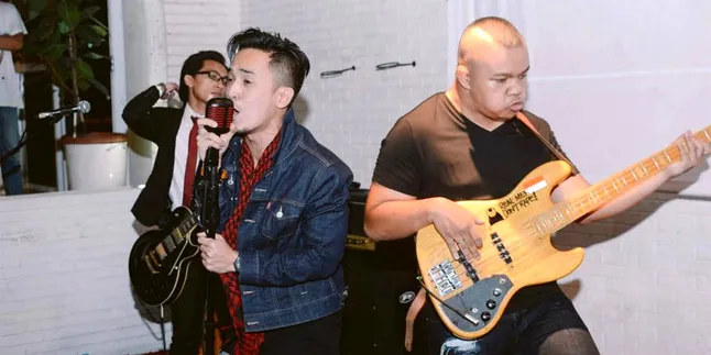 [Video] 'Alihkan', Modern dan Seksi ala Stereocase