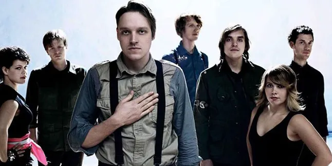 [Video] Arcade Fire Beri Penghargaan Untuk Legenda New Wave, Devo