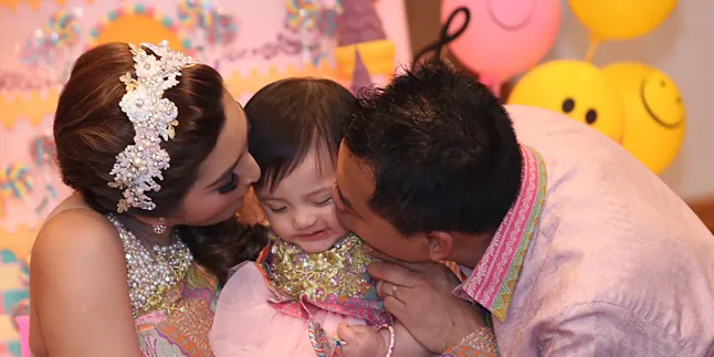 VIDEO: Ashanty Hamil, Arsy Mulai Belajar Gendong Adik Bayi