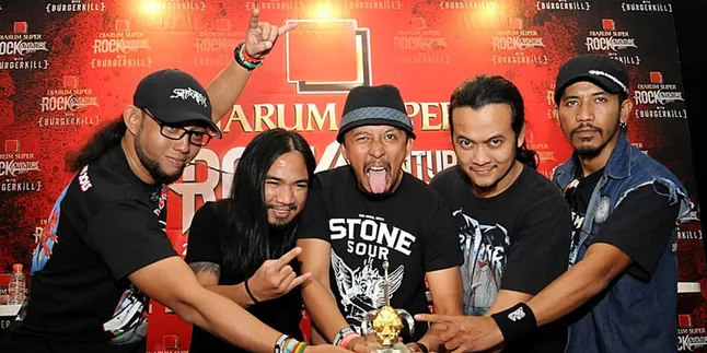 [Video] Burgerkill Selipkan Pesan Kesehatan di Klip 'Through The Shine'